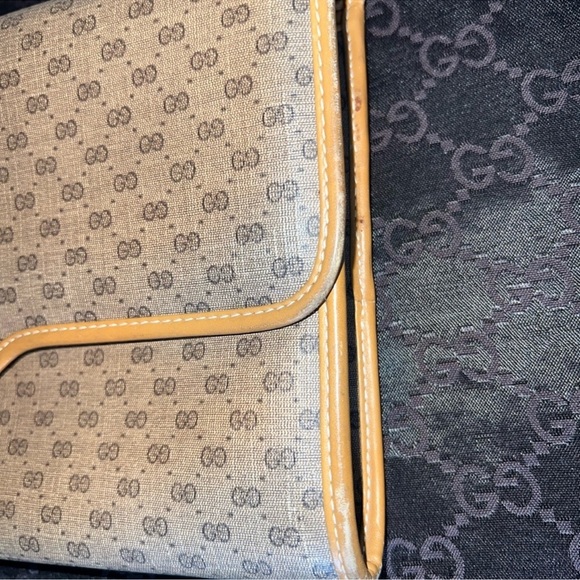 Vintage Gucci Clutch - Picture 6 of 7